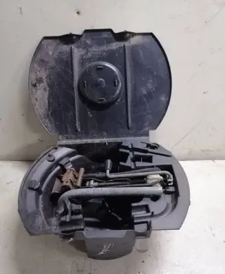 Skoda Fabia Mk1 (6Y) Tool set 