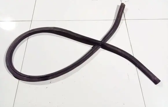 Chrysler PT Cruiser Rubber seal front coupe door 