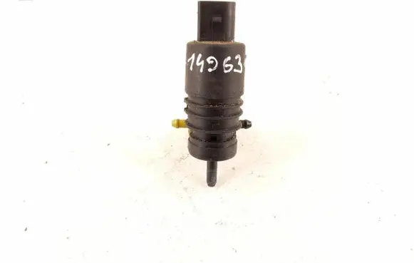 Mercedes-Benz B W245 Windshield washer spray nozzle 2048660221 3091387