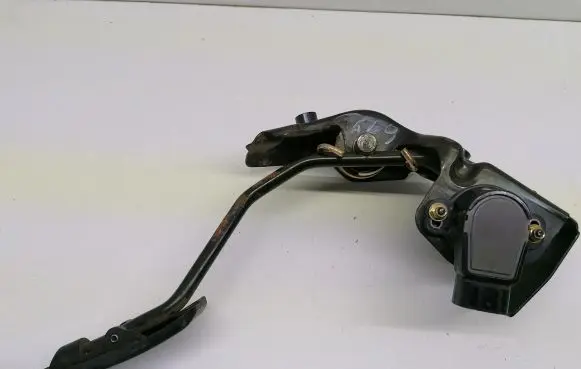 Toyota Avensis T250 Accelerator throttle pedal 7811135030