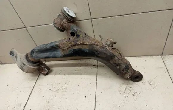 Lexus GS 300 350 430 450H Front lower control arm/wishbone