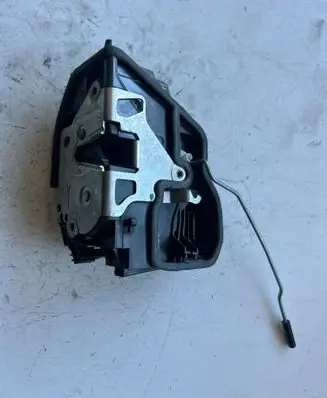 BMW 5 E60 E61 Rear door lock 7167075