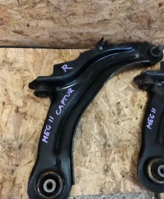 Renault Megane II Front control arm 8200298455
