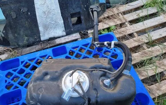 Toyota Yaris Fuel tank 771000D261