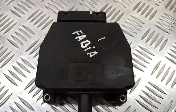 Skoda Fabia Mk1 (6Y) Starter motor/solenoid 6Q0906525A