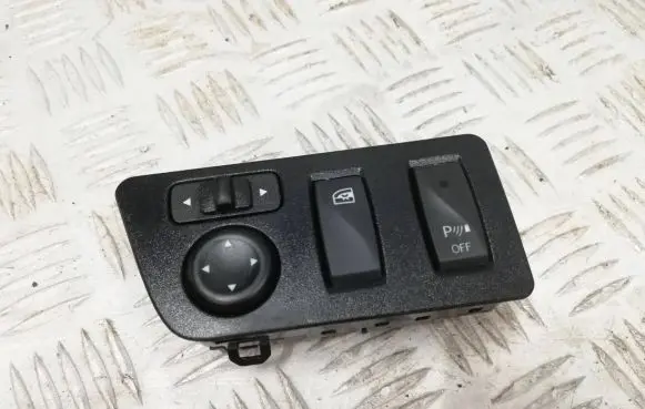 Dacia Spring Wing mirror switch