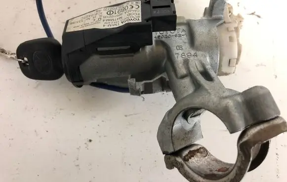 Toyota Yaris Ignition lock 45020521 8978352010