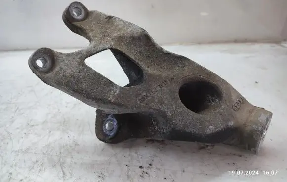 Audi A6 S6 C7 4G Engine mounting bracket 8K0199307