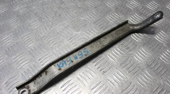 Honda Legend III KA9 Engine mounting bracket