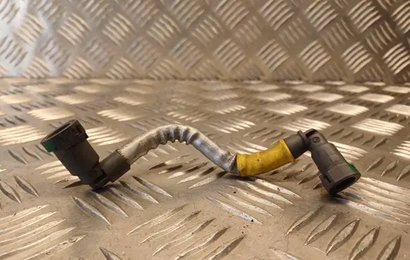 Opel Vivaro Fuel line/pipe/hose 8200971654