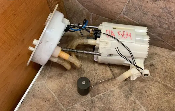 BMW 5 F10 F11 In-tank fuel pump 7243972
