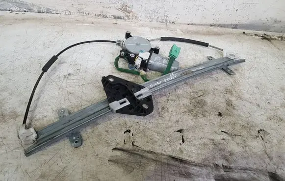 Honda CR-V Front door window regulator with motor 412201