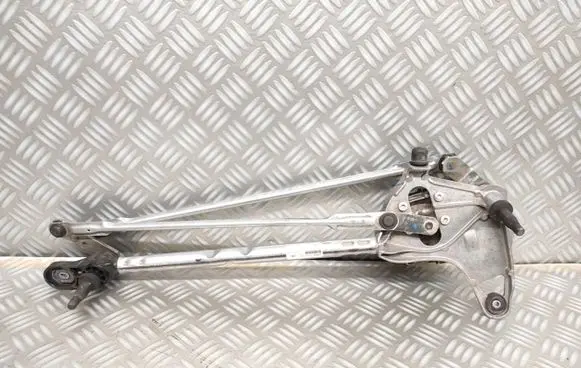 Ford Focus Front wiper linkage and motor 17504