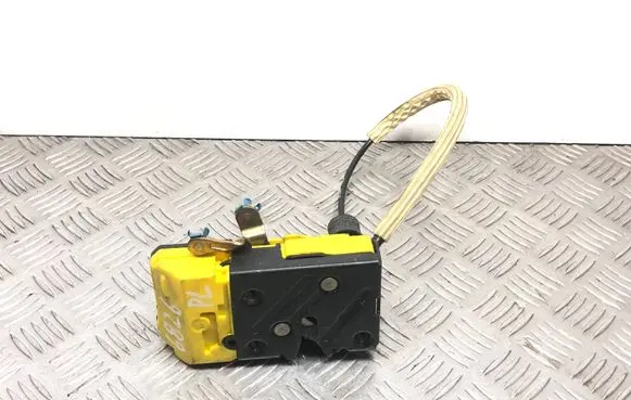 Volvo S60 Front door lock 8650547
