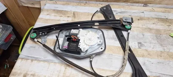 Front door window regulator with motor