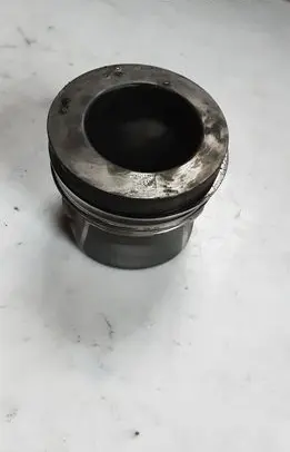 Volkswagen PASSAT B8 Piston 81L155