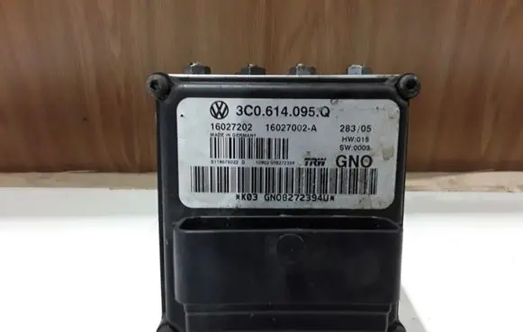 Volkswagen PASSAT B6 ABS Pump 3C0614095Q