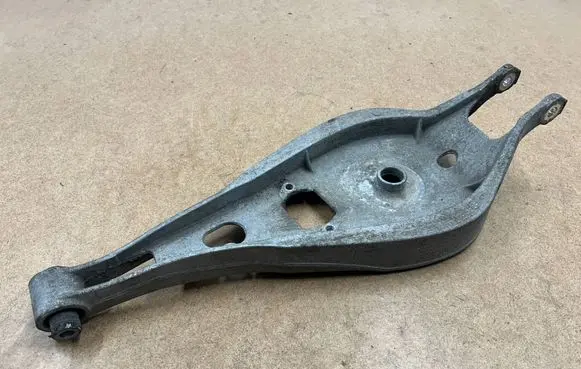 BMW 3 E46 Rear control arm 33326781626 6781626 33321094890