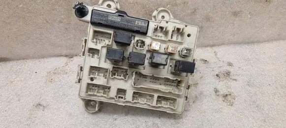 Toyota Previa (XR30, XR40) II Fuse module 8922128050 2K280101