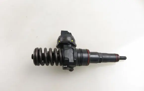 Volkswagen Sharan Fuel injector 0414720038 038130073AK