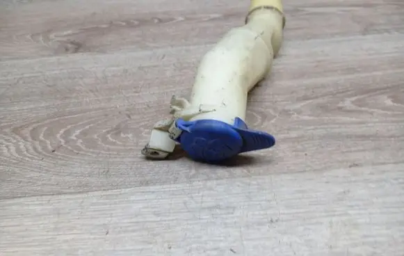 Volvo V70 Window washer liquid tank fill tube 9178568