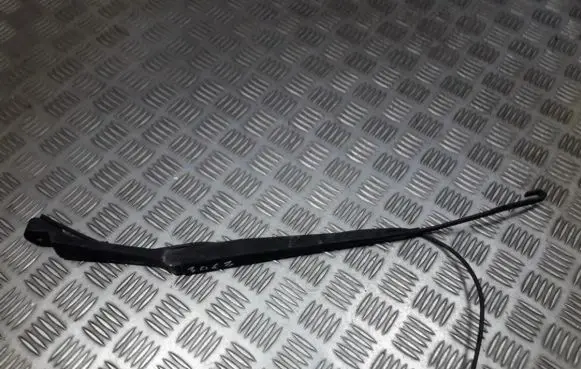 SsangYong Rodius Front wiper blade arm
