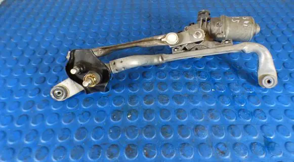 Front wiper linkage