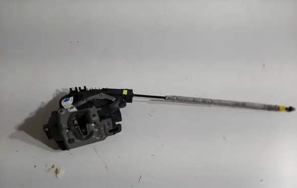 Mercedes-Benz E W213 Front door lock A2220063999