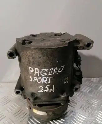 Mitsubishi Pajero Sport I Air conditioning (A/C) compressor (pump) MR360532 3210211 MSC105C