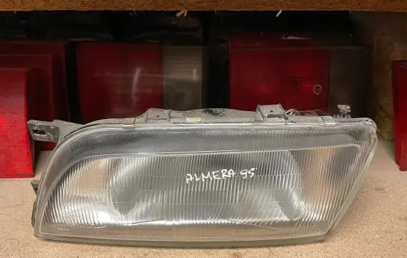 Nissan Almera Headlight/headlamp 1514L