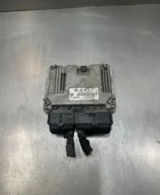 Volkswagen Touran I Engine control unit/module 03G906021RN 03G906021AP
