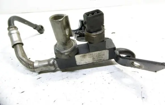 Audi A6 Allroad C5 Oil pressure sensor 059145771K
