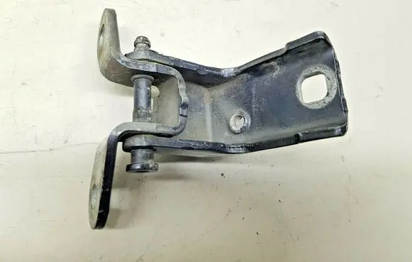 Ford Mondeo Mk III Rear door lower hinge 93BBF26807AL