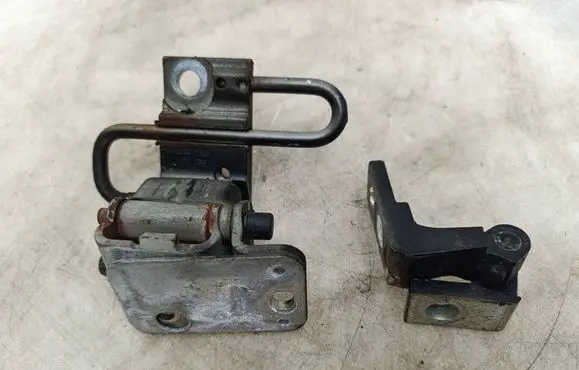Seat Exeo (3R) Front door hinge set 8E0831411E