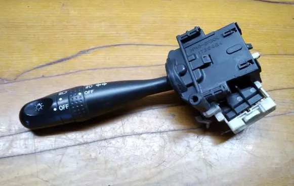 Toyota Corolla E120 E130 Indicator stalk 1736481 173682