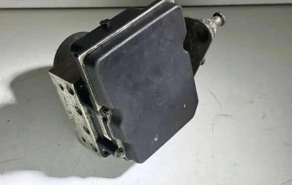 Mercedes-Benz Sprinter W906 ABS Pump 0265951520