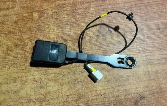 Peugeot 407 Front seatbelt buckle 33932A B9132
