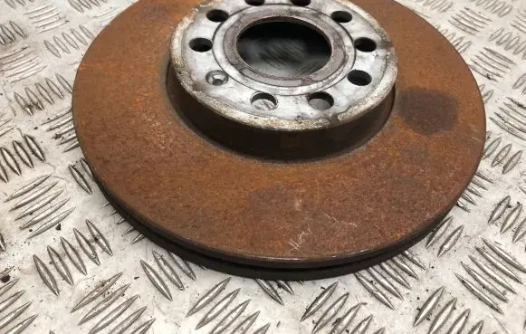Volkswagen Golf VI Front brake disc