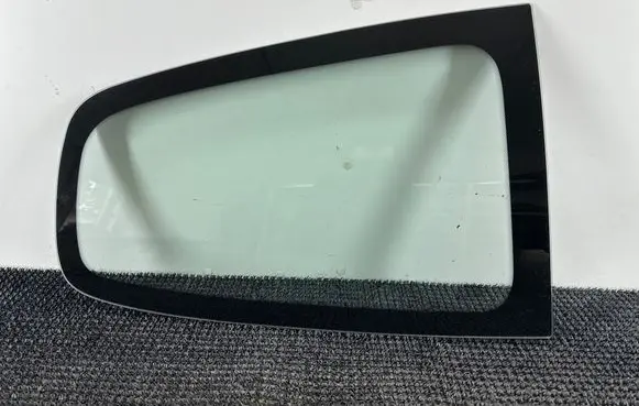 Renault Twingo II Rear side window 43R001583
