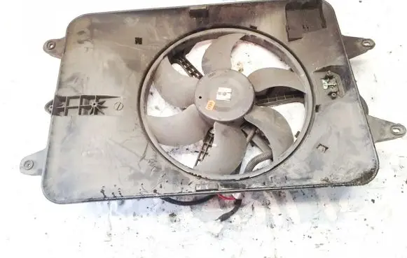 Renault Espace III Radiator cooling fan shroud 820100200 6025315506