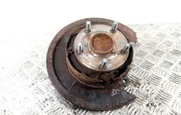 Toyota Corolla Verso AR10 Rear wheel hub 465200F010 424500F010