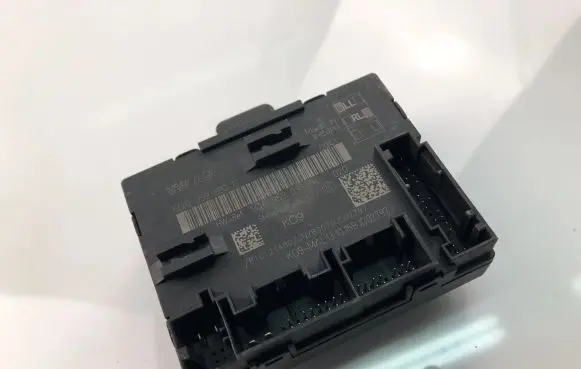 Volkswagen Golf VII Other control units/modules 5Q0959593E