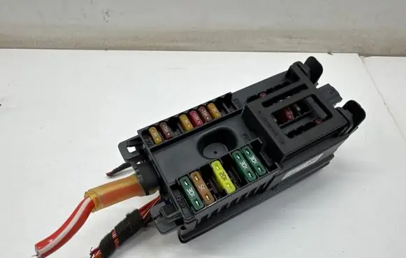 Mercedes-Benz C W206 Fuse module A2239060402