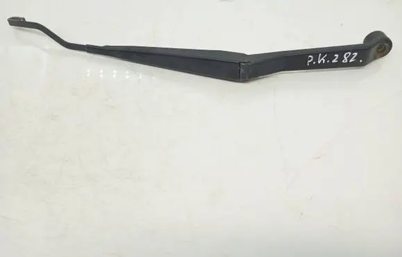 Suzuki Grand Vitara II Front wiper blade arm 70606H