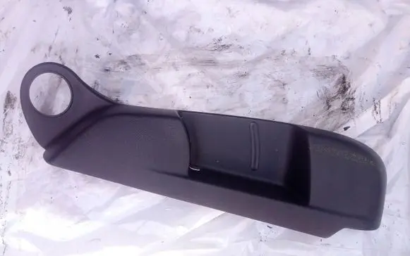 Volkswagen PASSAT B6 Seat trim 3C0881318A