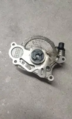 Skoda Octavia Mk2 (1Z) Vacuum pump 03L145207