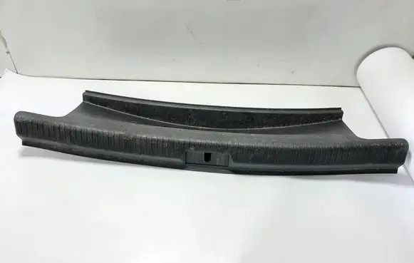 Trunk/boot sill cover protection