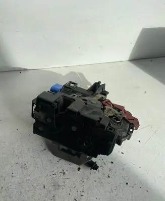 Audi A3 S3 8P Front door lock 4E1837016