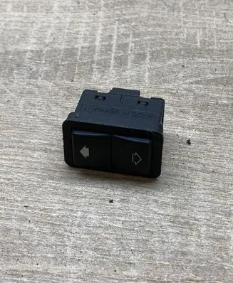 BMW 5 E39 Electric window control switch 8368974
