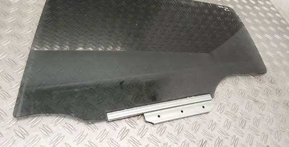 Toyota Yaris Rear door window glass